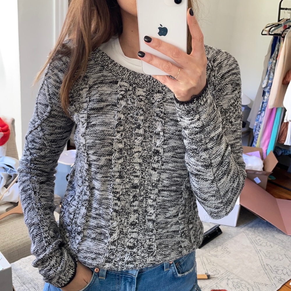 VOLCOM sweater XS